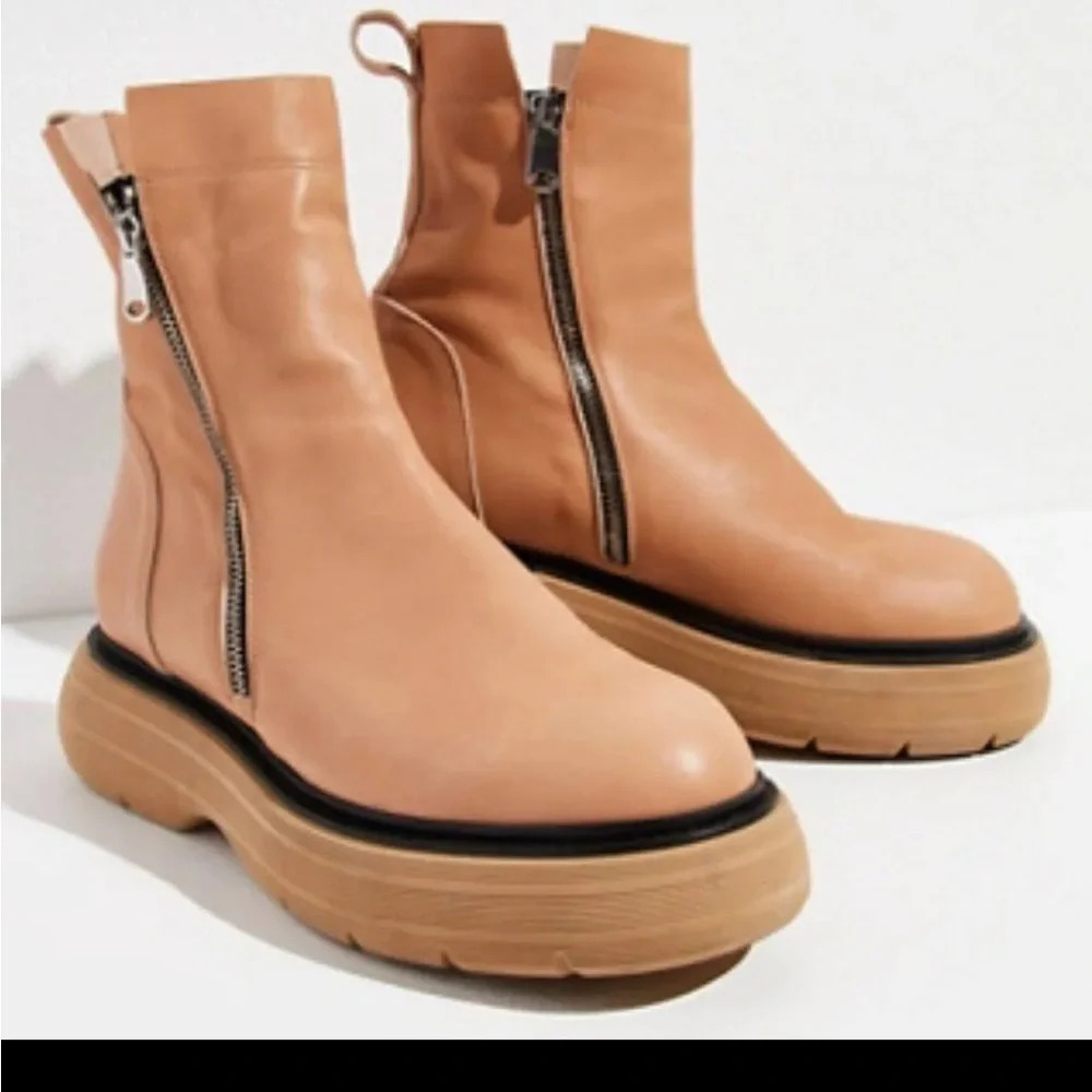 Free People Tan Ankle Boots with Zipper - Picture 1 of 3